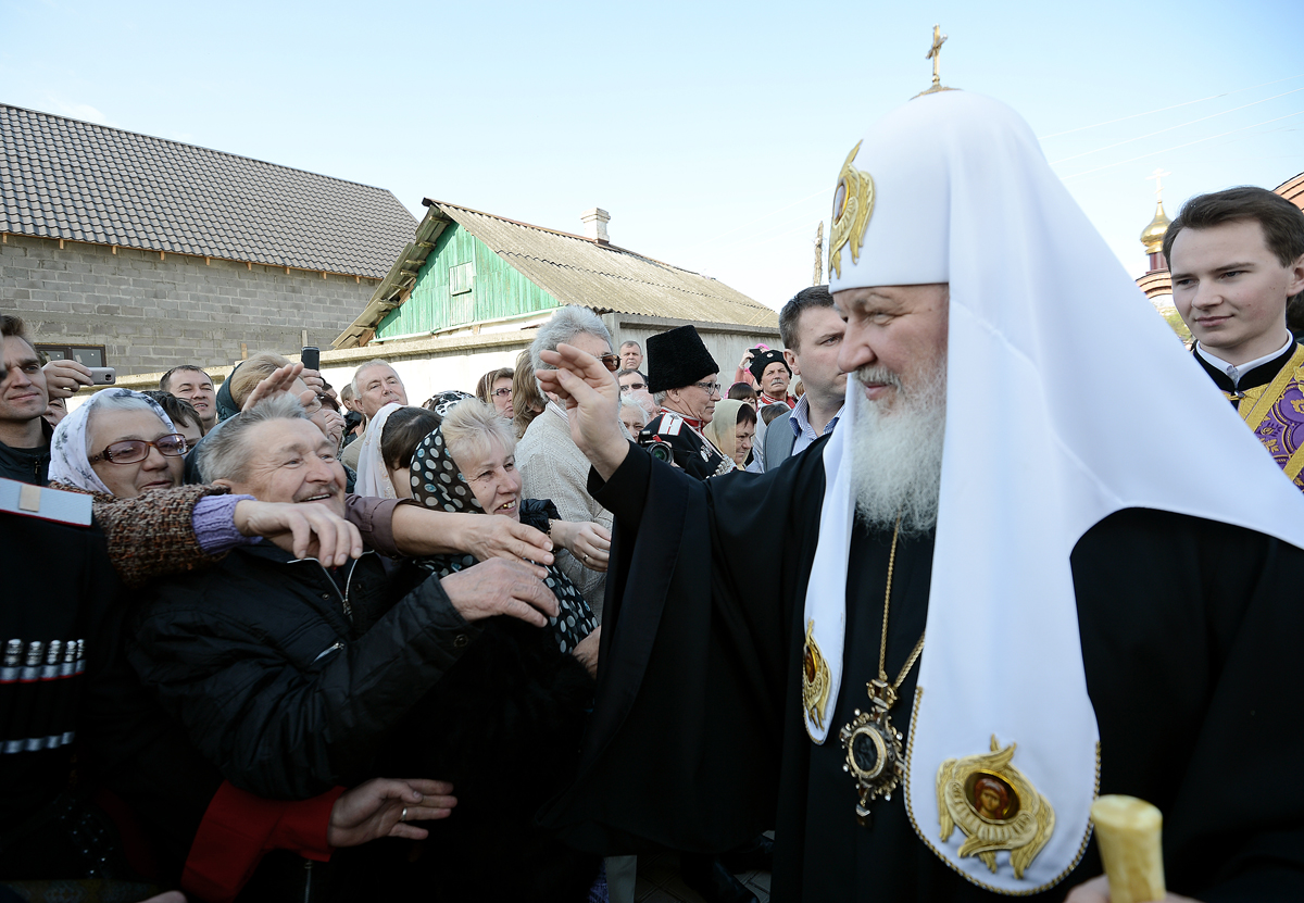 Сила веры, помощь добровольцев, Церкви и властей помогла Крымску пережить трагедию, считает Патриарх Кирилл Сила веры, помощь добровольцев, Церкви и властей помогла Крымску пережить трагедию, считает Патриарх Кирилл