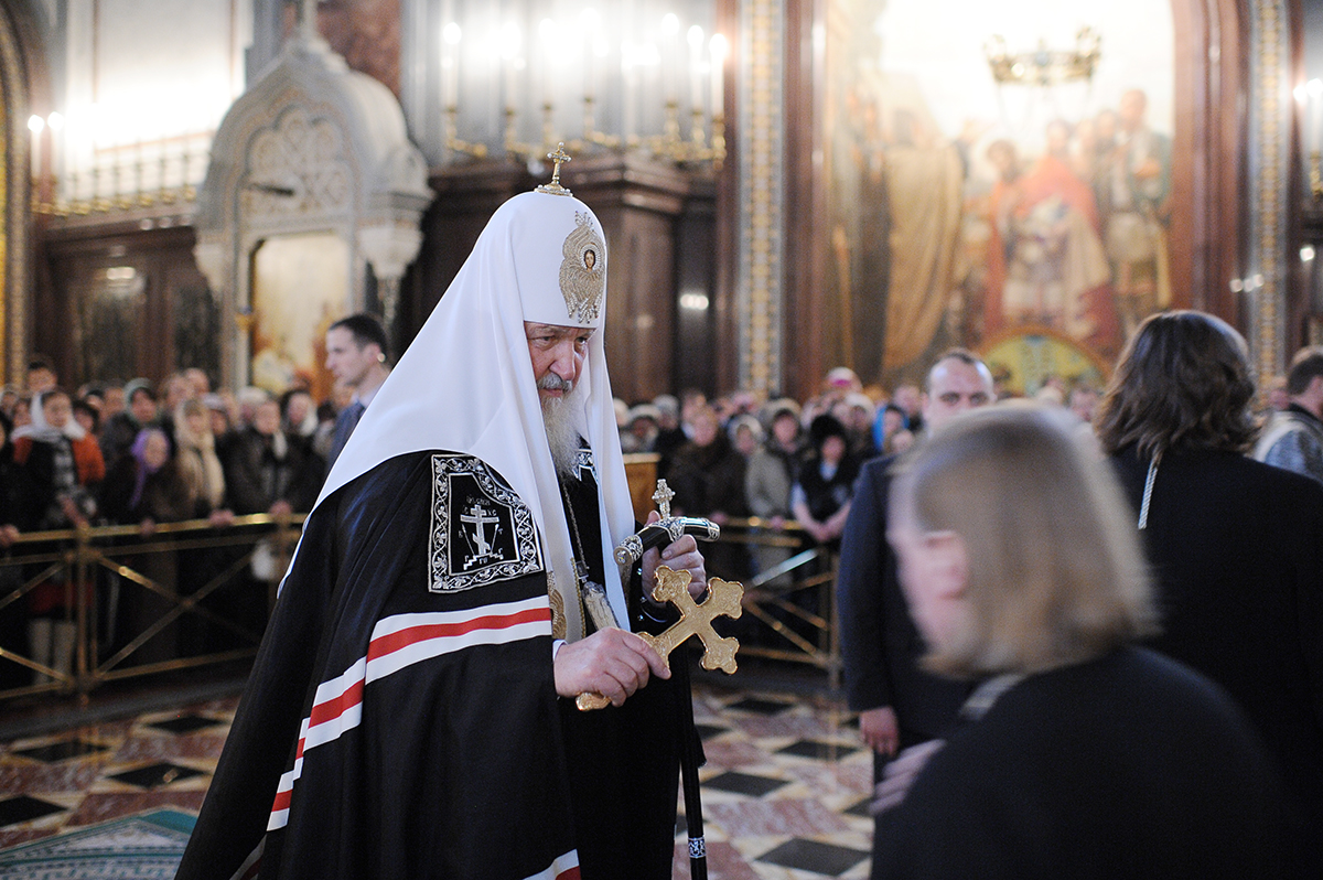 Патриарх Кирилл попросил прощения у верующих Патриарх Кирилл попросил прощения у верующих