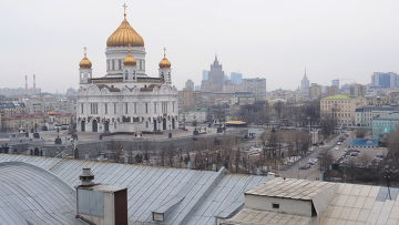 Распространение политических листовок у храмов неприемлемо, заявили в Церкви